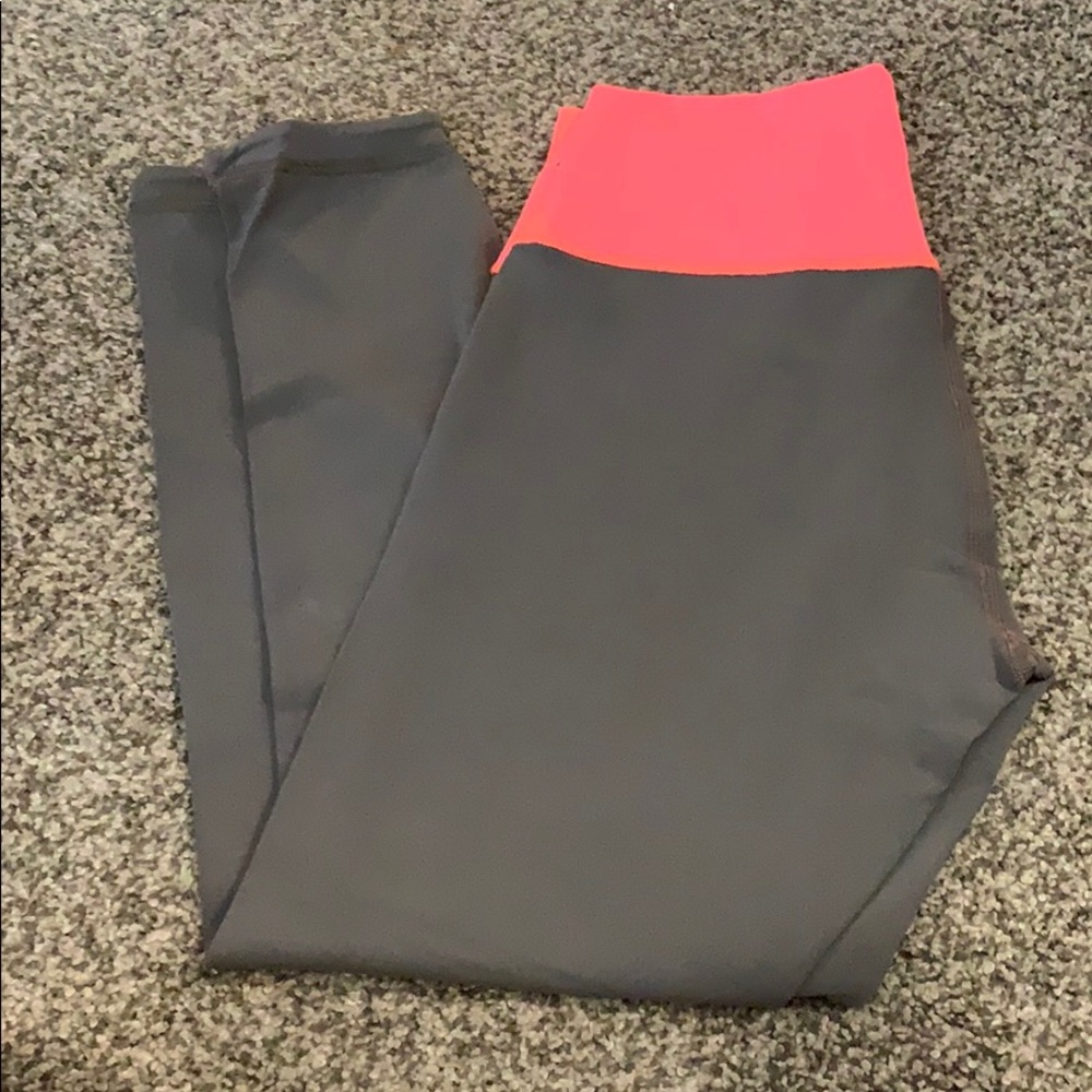 Lululemon reversible crop leggings